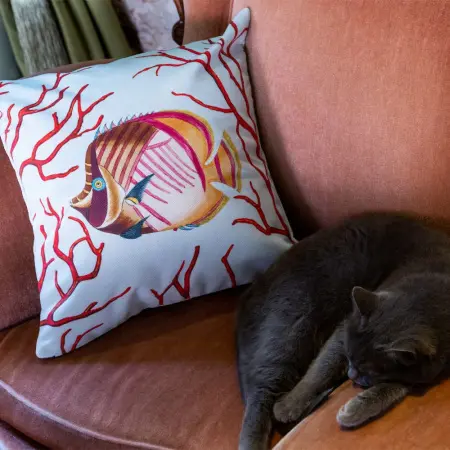 Декоративная подушка «Фантастика подводного мира» версия 10 (руж)