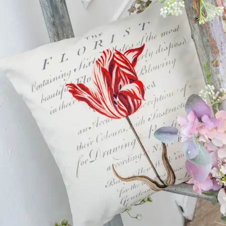 Декоративная подушка «Тюльпаномания» (версия «Август навсегда»)