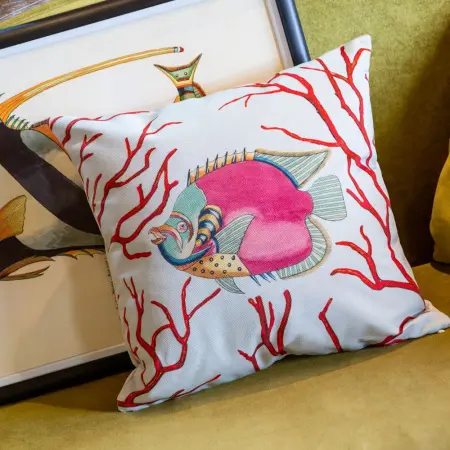 Декоративная подушка «Фантастика подводного мира» версия 8 (руж)