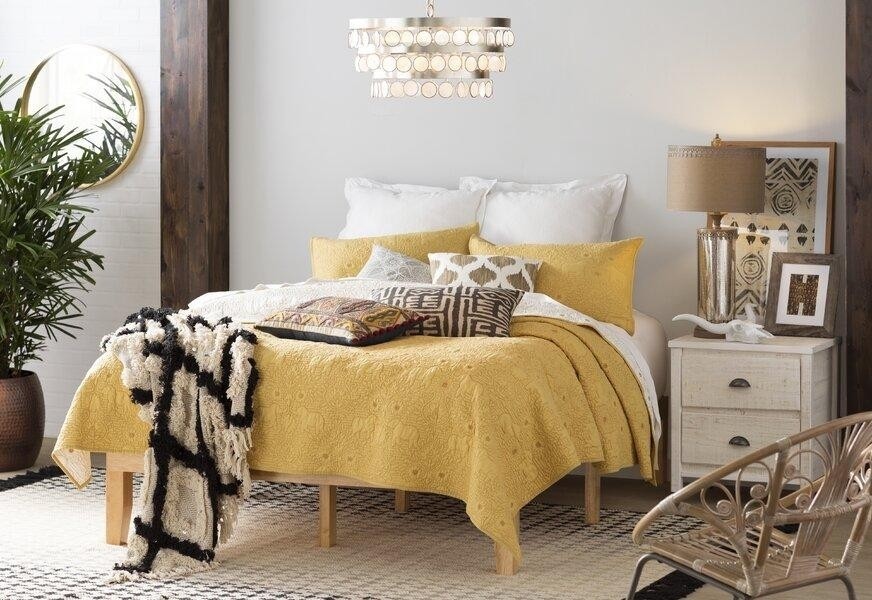Коричнево- жёлтый дизайн спальни.jpeg