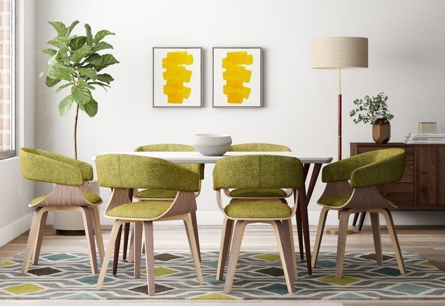 Оливково-зелёные и жёлтые детали столовой.jpeg